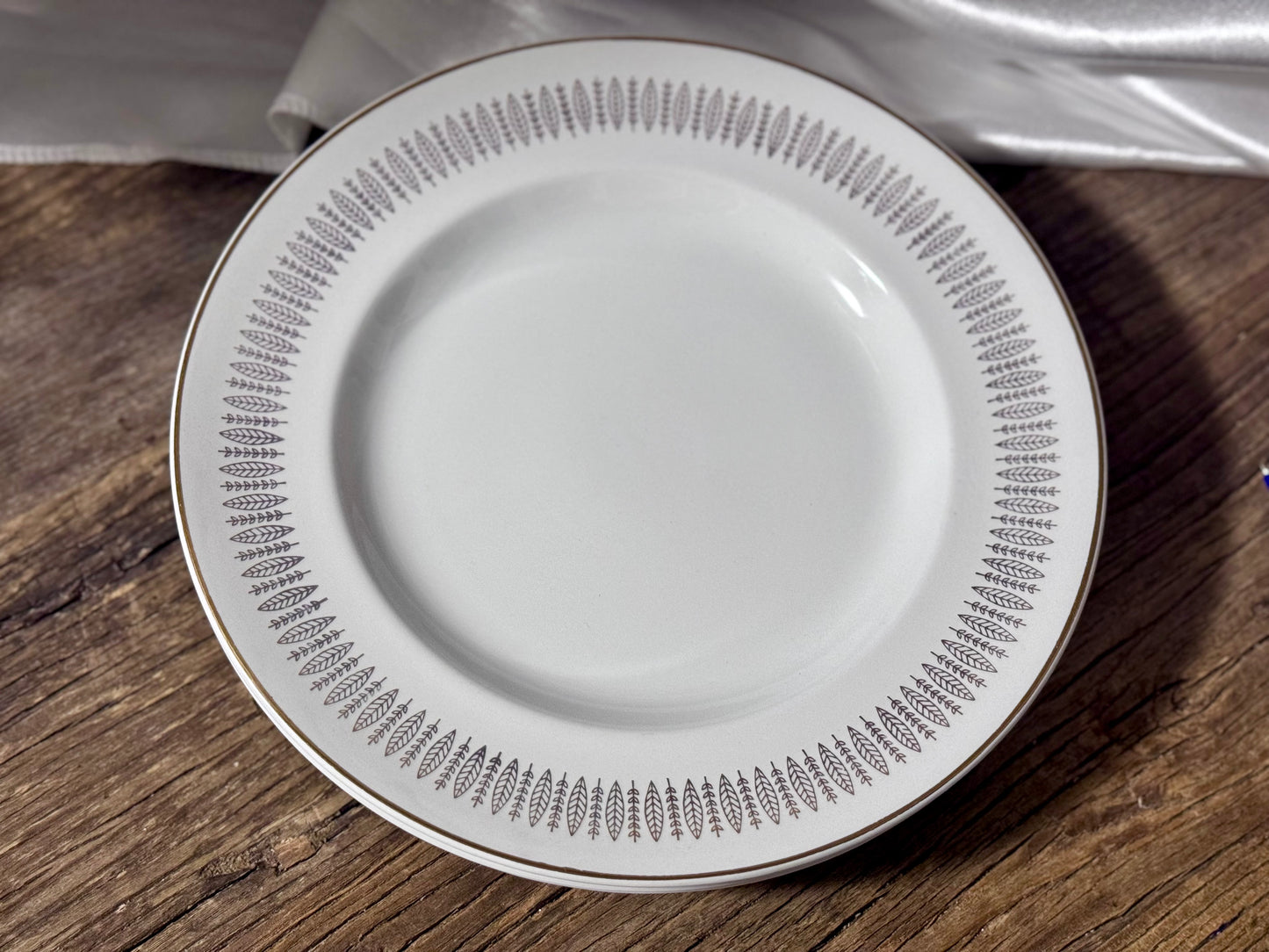22ct. Gold Royal Knight Dinner Plates