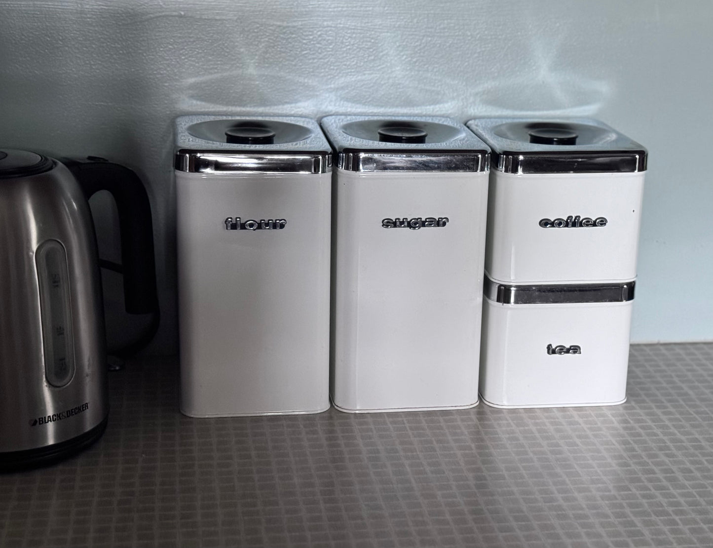 The Queen Line White Canister Set