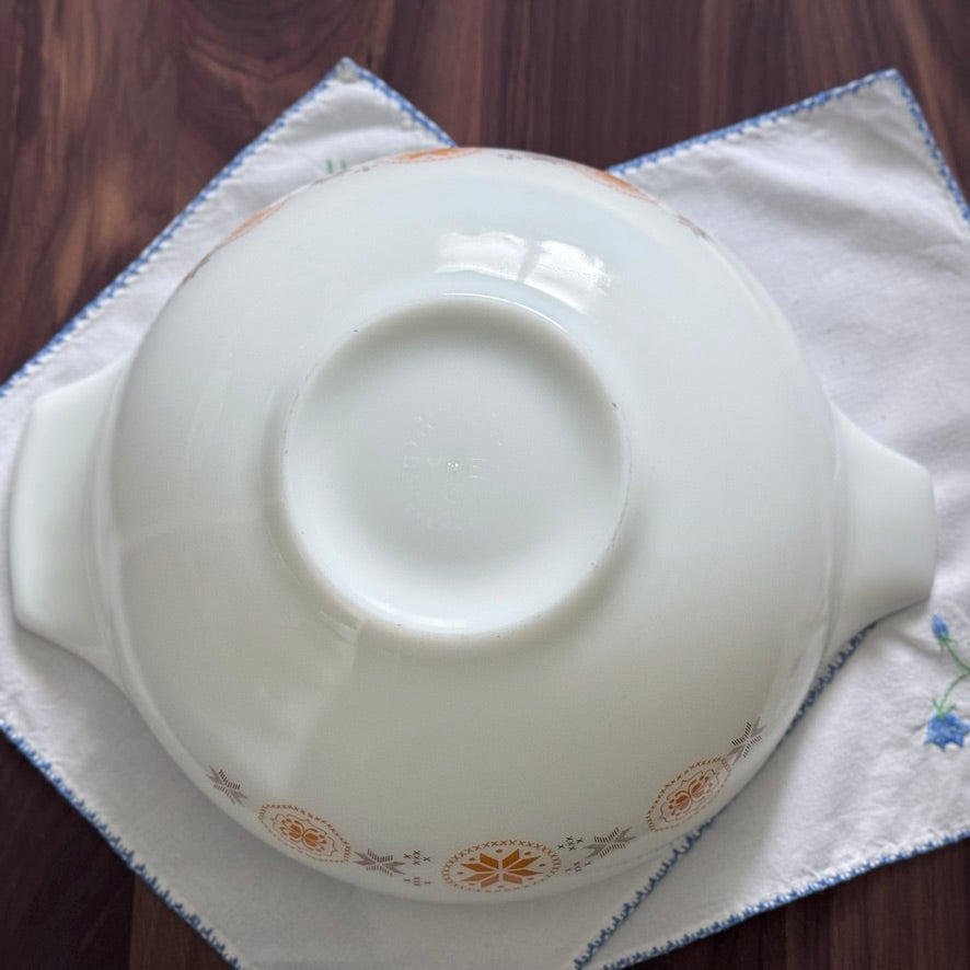 Town and Country 4QT Pyrex
