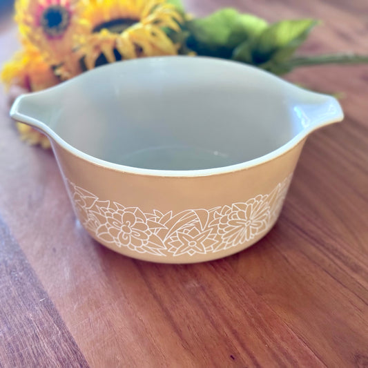 Pyrex 474-B Woodland Round Cassserole