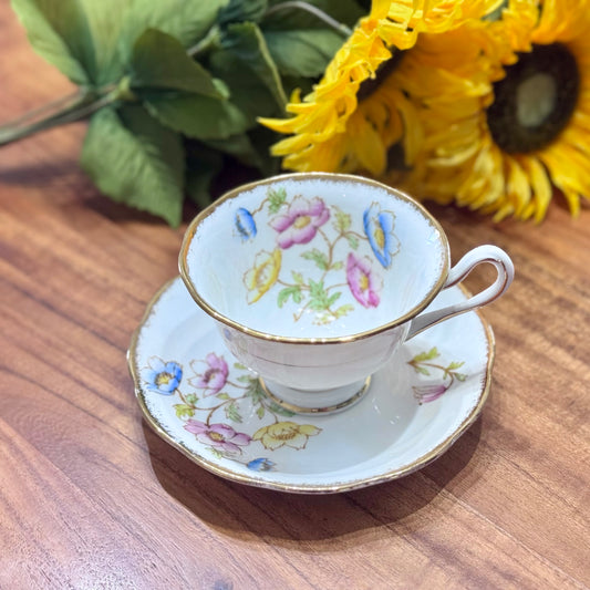 Royal Albert ANEMONE England Teacup & Saucer Set
