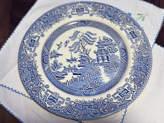 EIT English Ironstone Blue Willow Dinner Plate