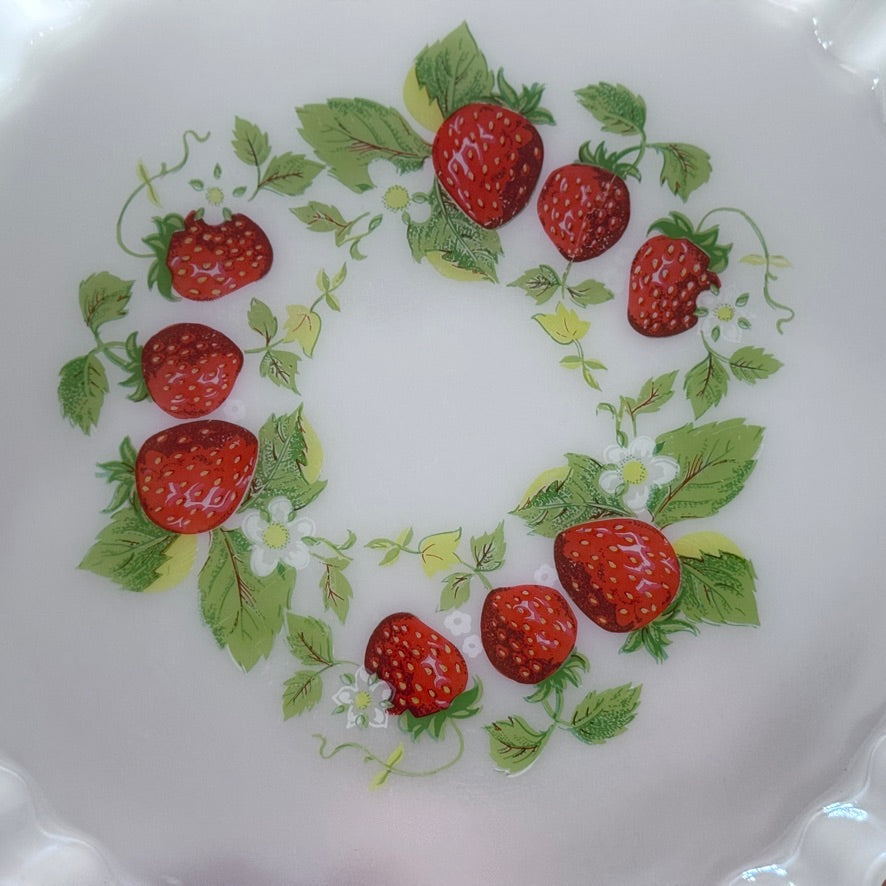 Arcopal France Strawberry Motif Flan/Pie Dish