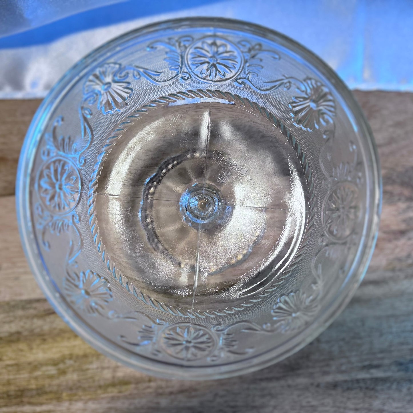 Pedestal Daisy Medallion Bowl