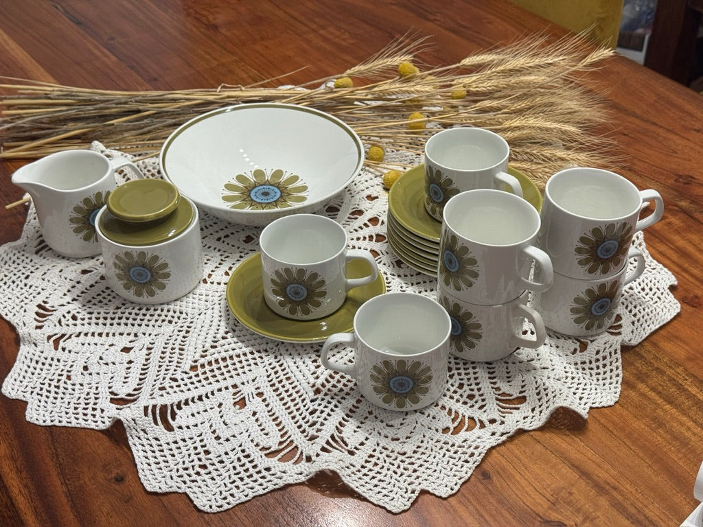J G Meakin 'Galaxy' Tableware Set