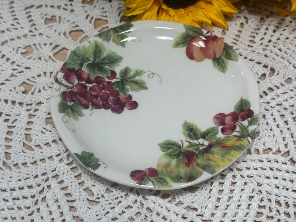 Royal Doulton 'Vintage Grape' Gravy Boat Set