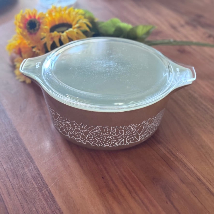 Pyrex 474-B Woodland Casserole Dish