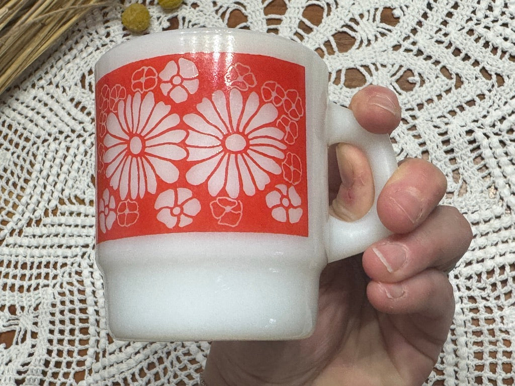 Anchor Hocking Red/White Daisy Milk Glass Mug