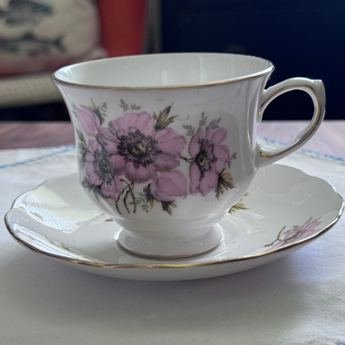 Queen Anne N 8470 Tea Cup and Saucer