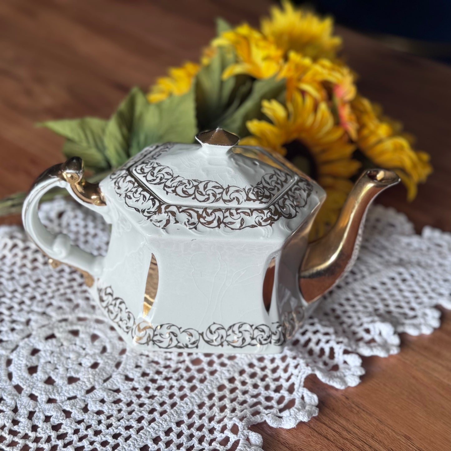WOOD & SONS White & Gold Teapot