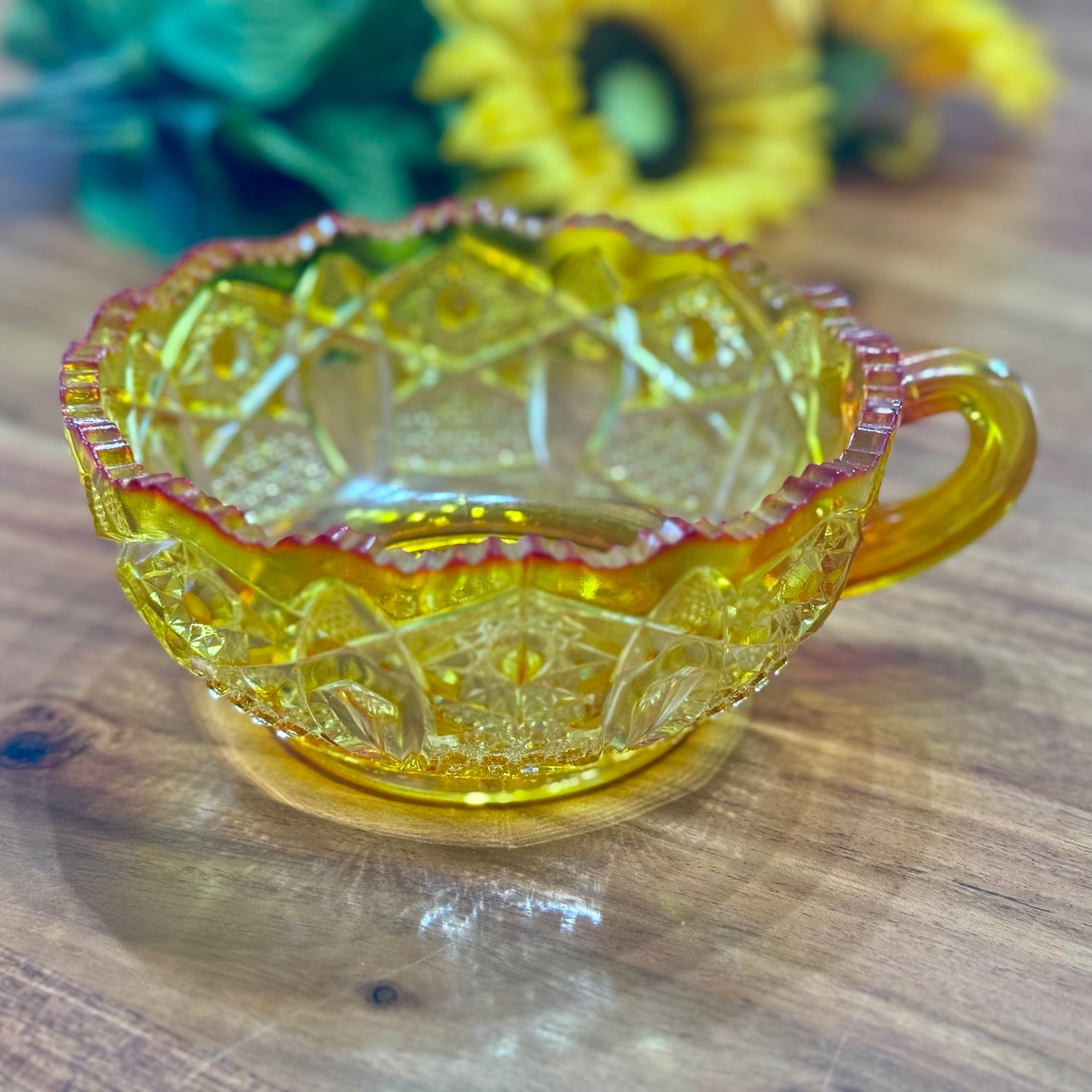 L.E. Smith Quintec Amberina Glass Handled Nappy Bowl/Candy Dish