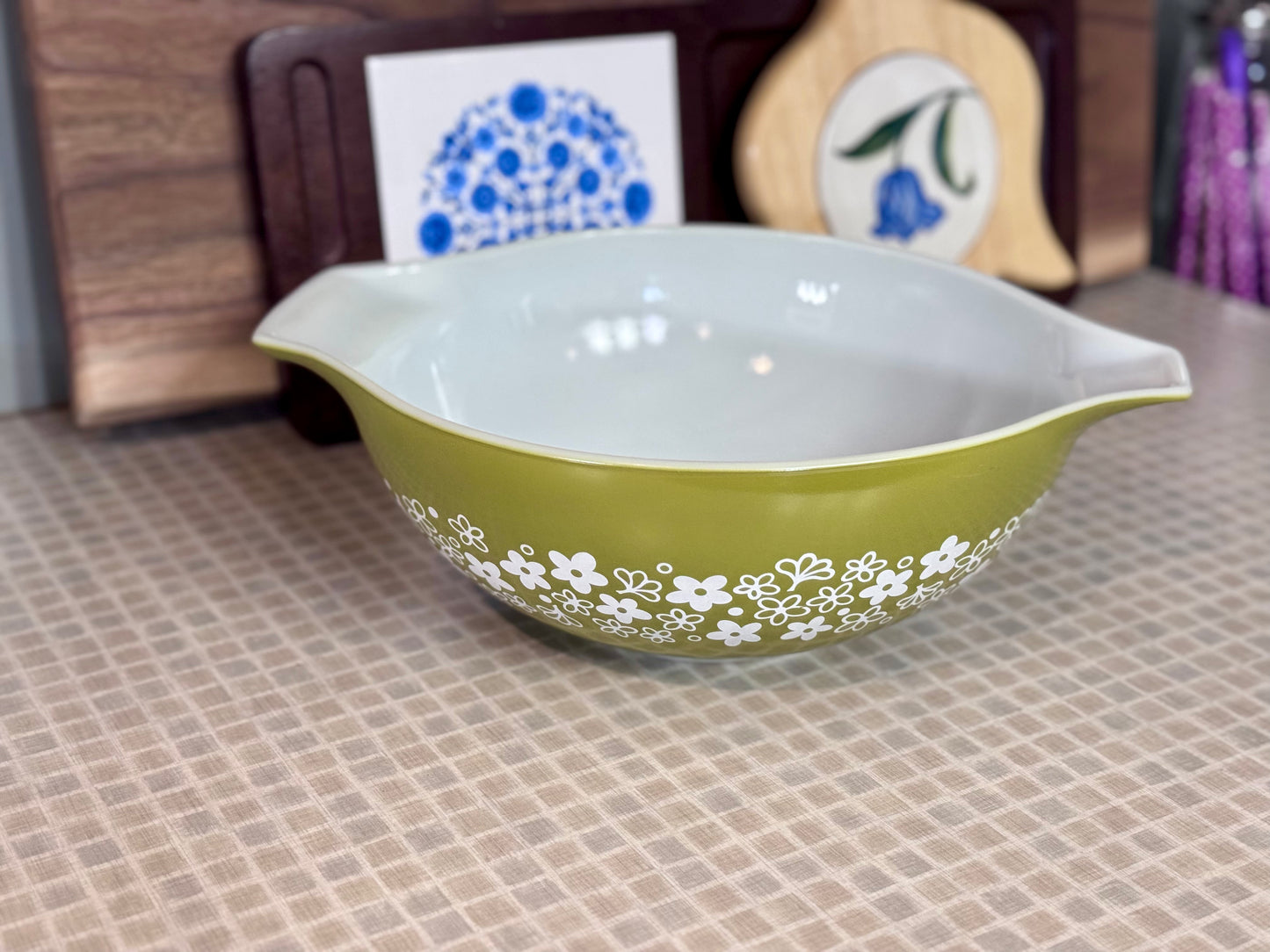 PYREX 'Crazy Daisy or 'Spring Blossom' 4 QT Cinderella Mixing Bowl