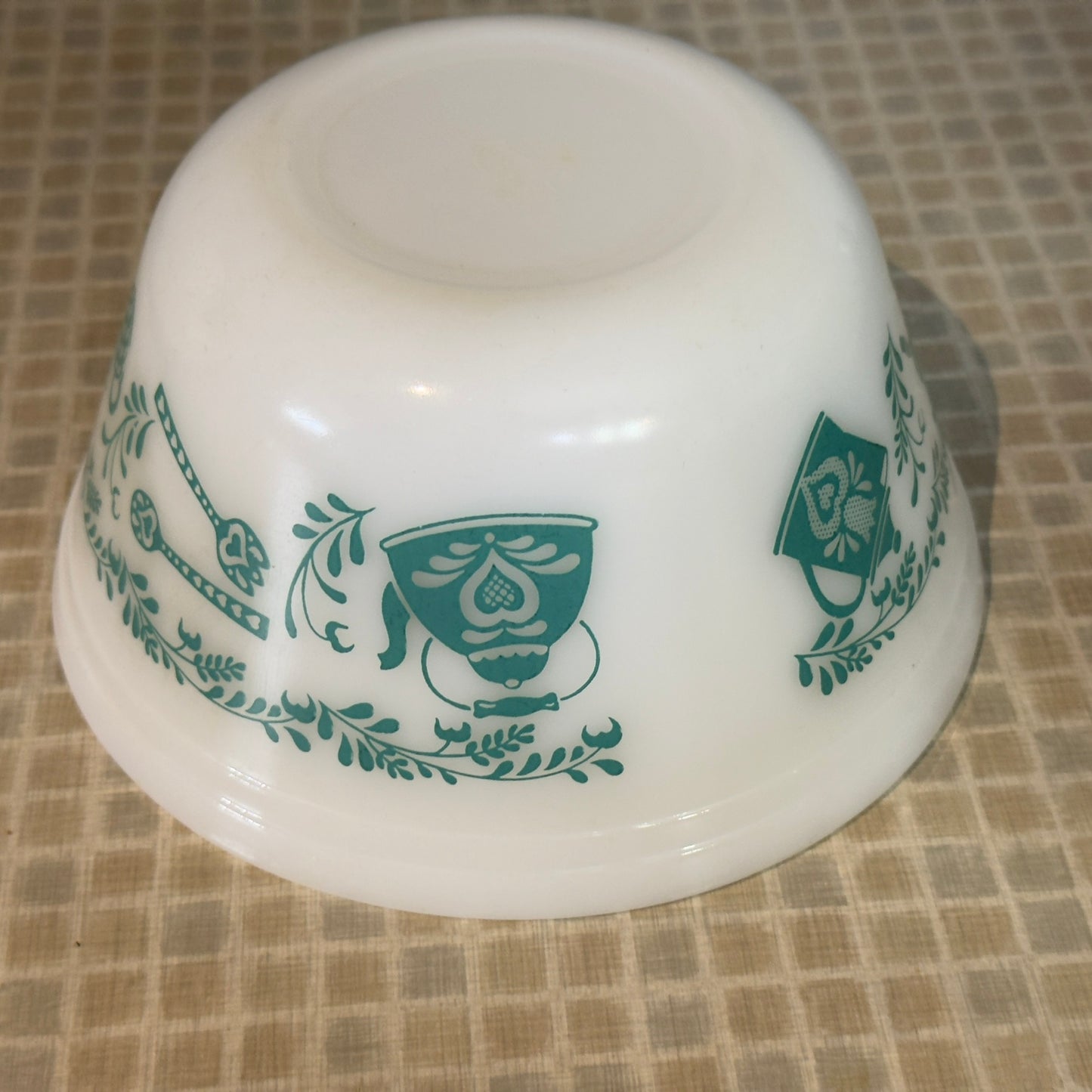 Federal Glass 'American Homestead/Scandinavian Kitchen' 8" Mixing Bowl