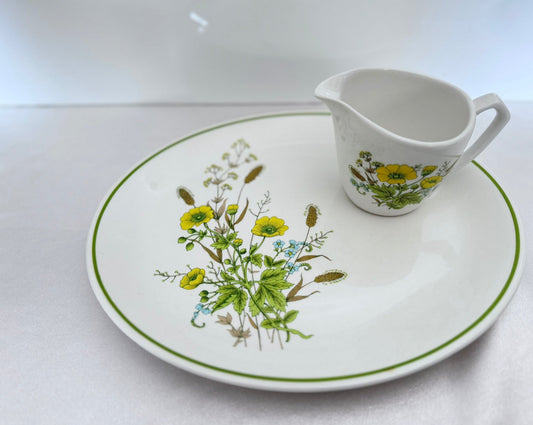 MYOTT Serving Dish & Creamer
