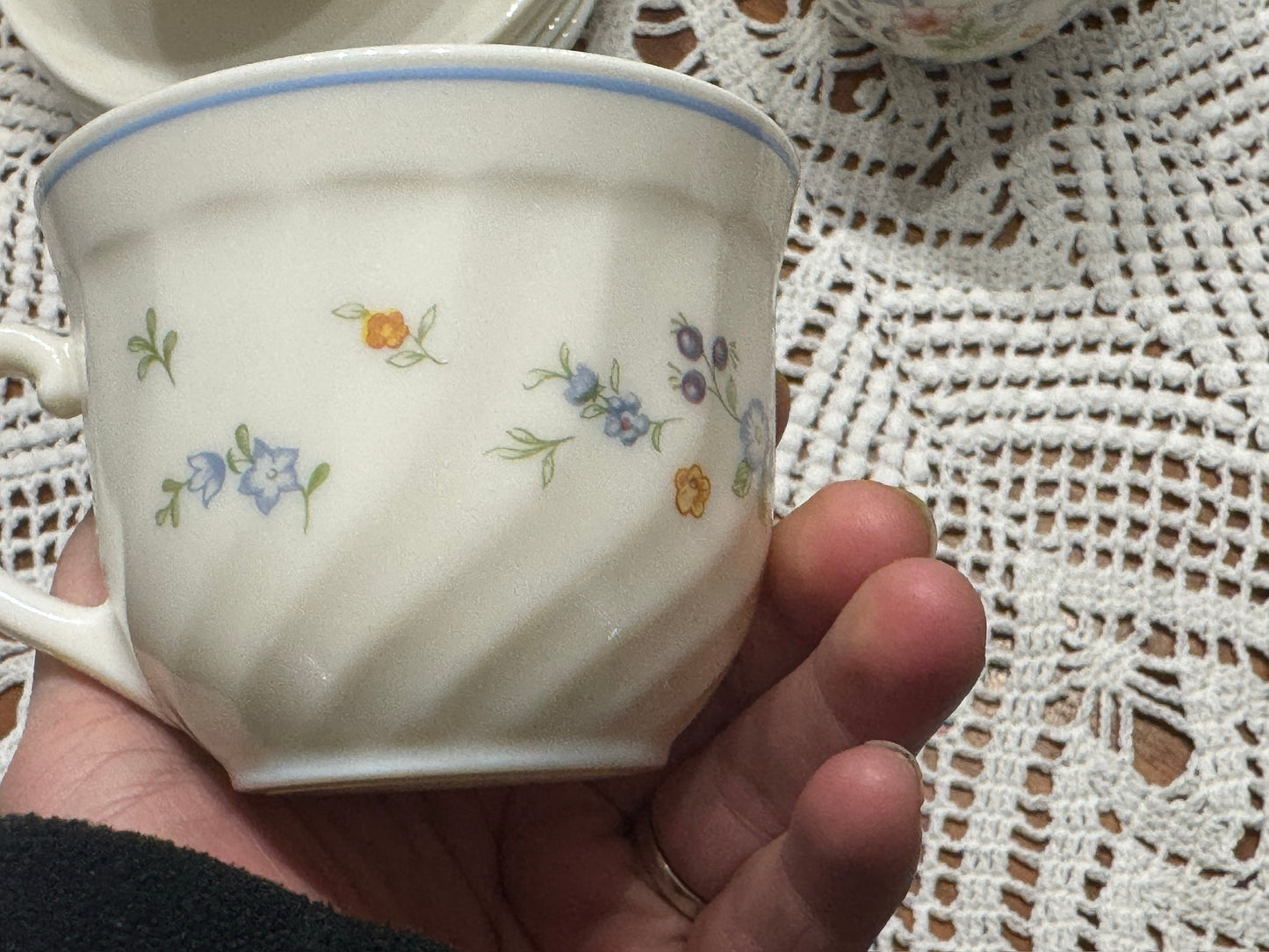 Arcopal France Victoria Floral Teacups & Saucers