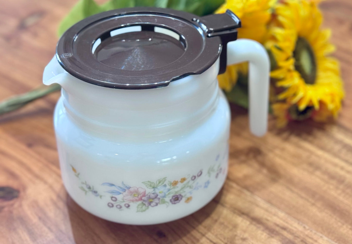 Arcopal France 'Victoria' Milk Glass Coffee Carafe