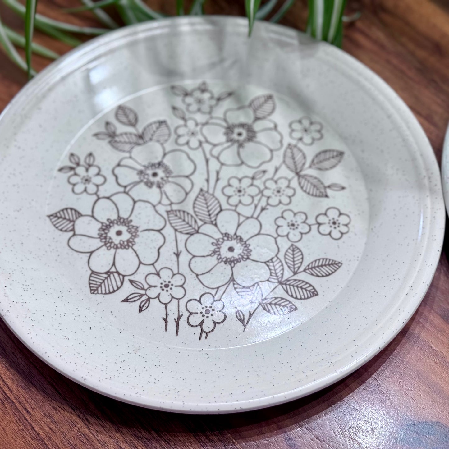 TAMS Made In England Stoneware Dinner Plates