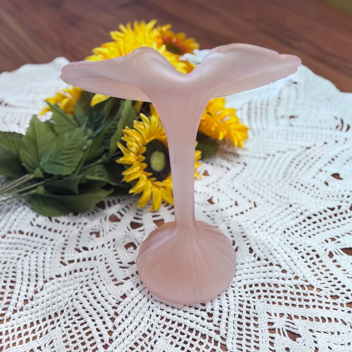 Vintage Frosted Pink Jack-in-the-Pulpit Vase