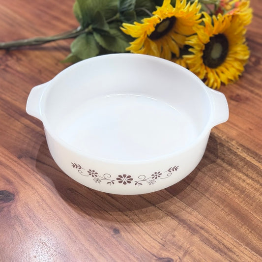 Dynaware Pyr-O-Rey Round Milk Glass Casserole Dish