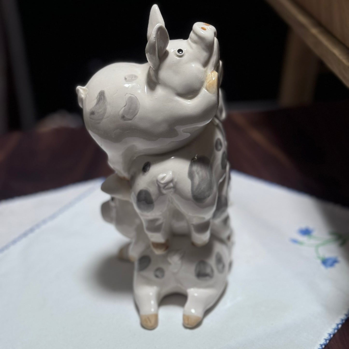 Omnibus Fitz & Floyd Ceramic Stacked Pigs Book Ends