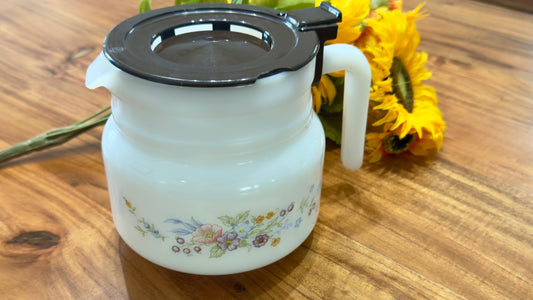 Arcopal France 'Victoria' Milk Glass Coffee Carafe