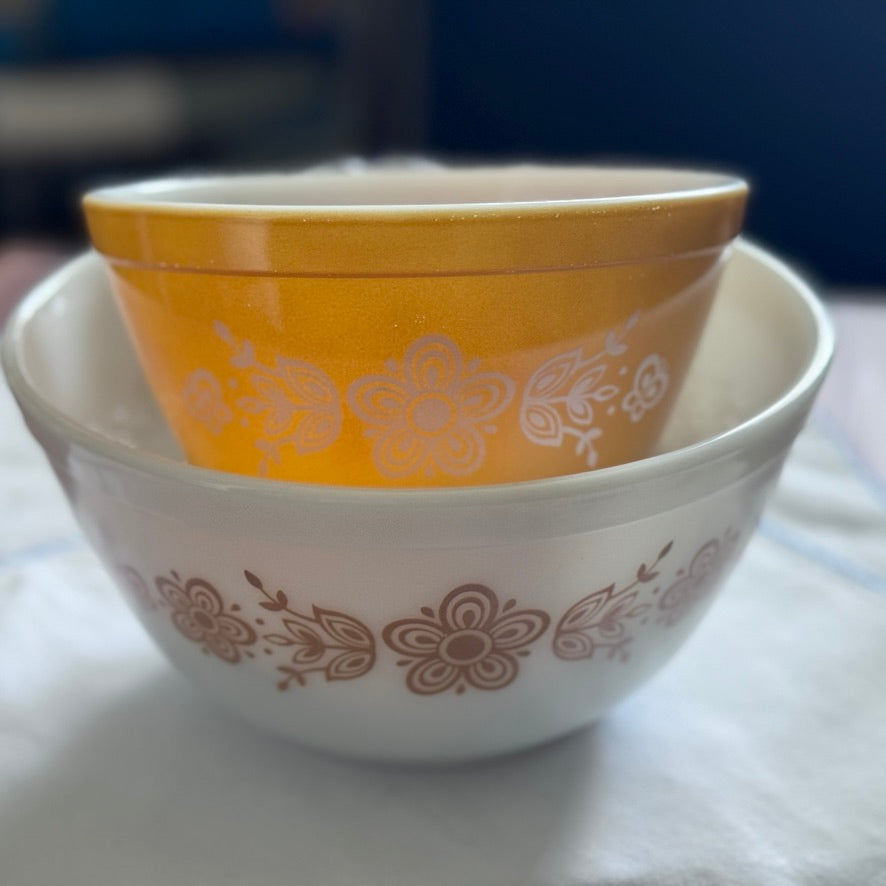 Pyrex Butterfly Gold Mixing/Nesting Bowls