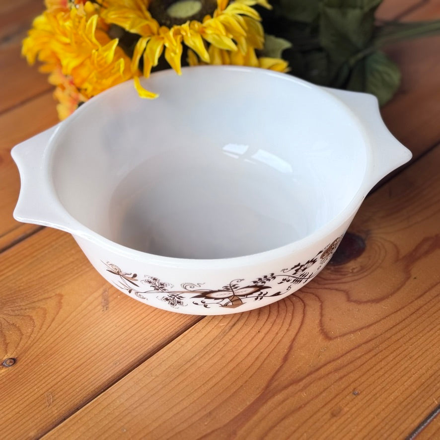 PYREX England Round 'Brown Floral Vine' Casserole Dish