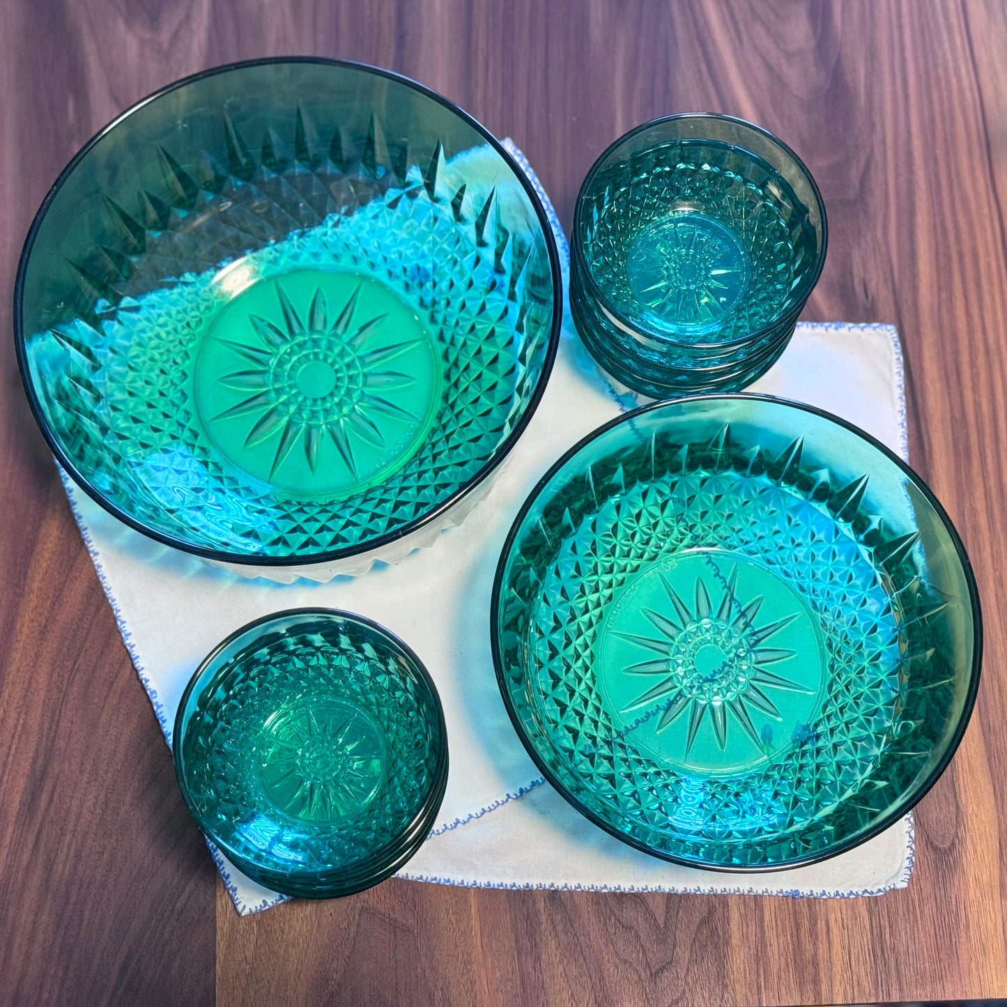 Arcoroc Emerald Green Serving Bowl Set