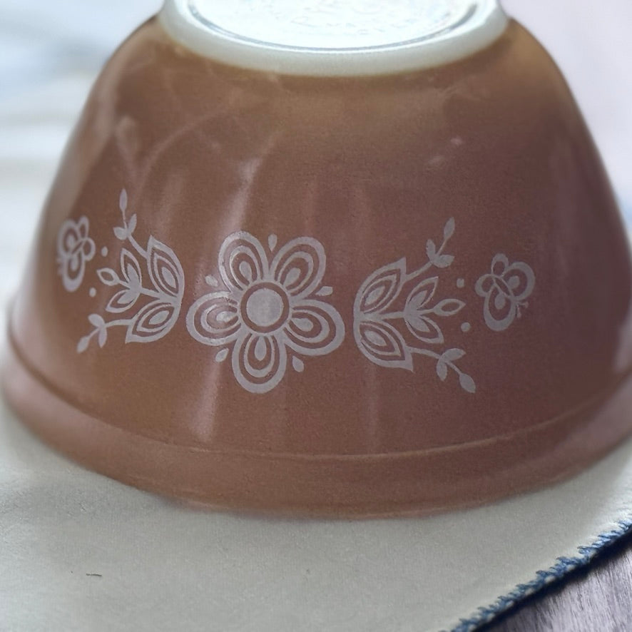 Pyrex Butterfly Gold Mixing/Nesting Bowls
