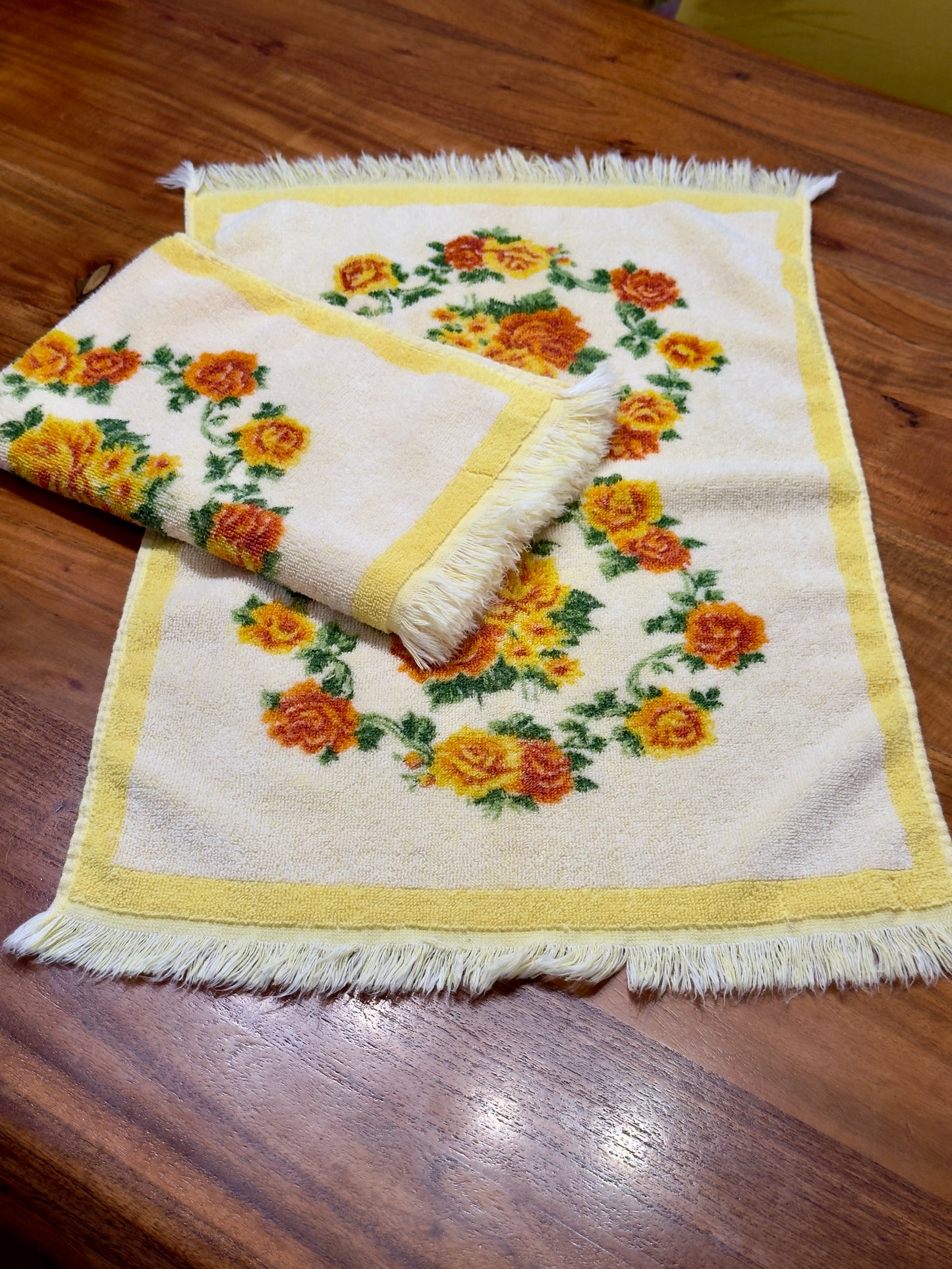 Floral Fashion Manor Decorator Collection Hand Towels