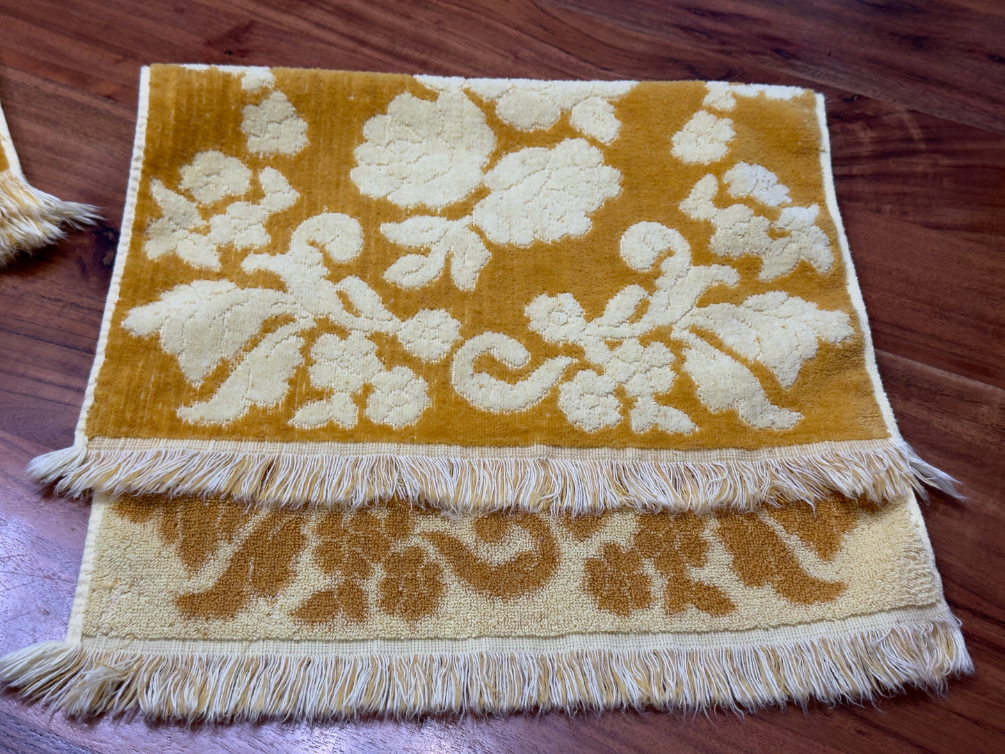 Vintage Yellow/Gold Floral Style House & Cannon Mills Bath Set