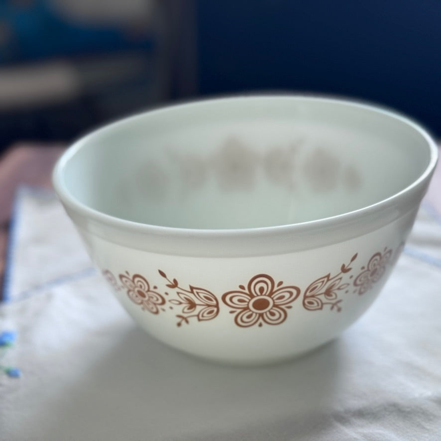 Pyrex Butterfly Gold Mixing/Nesting Bowls