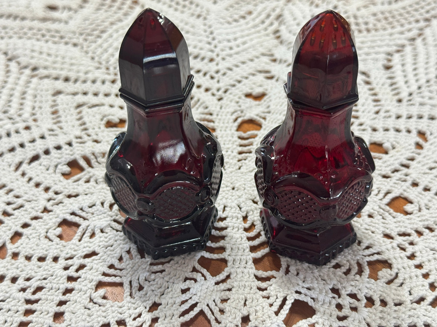 Avon 1876 Cape Cod Collection Salt & Pepper Shakers