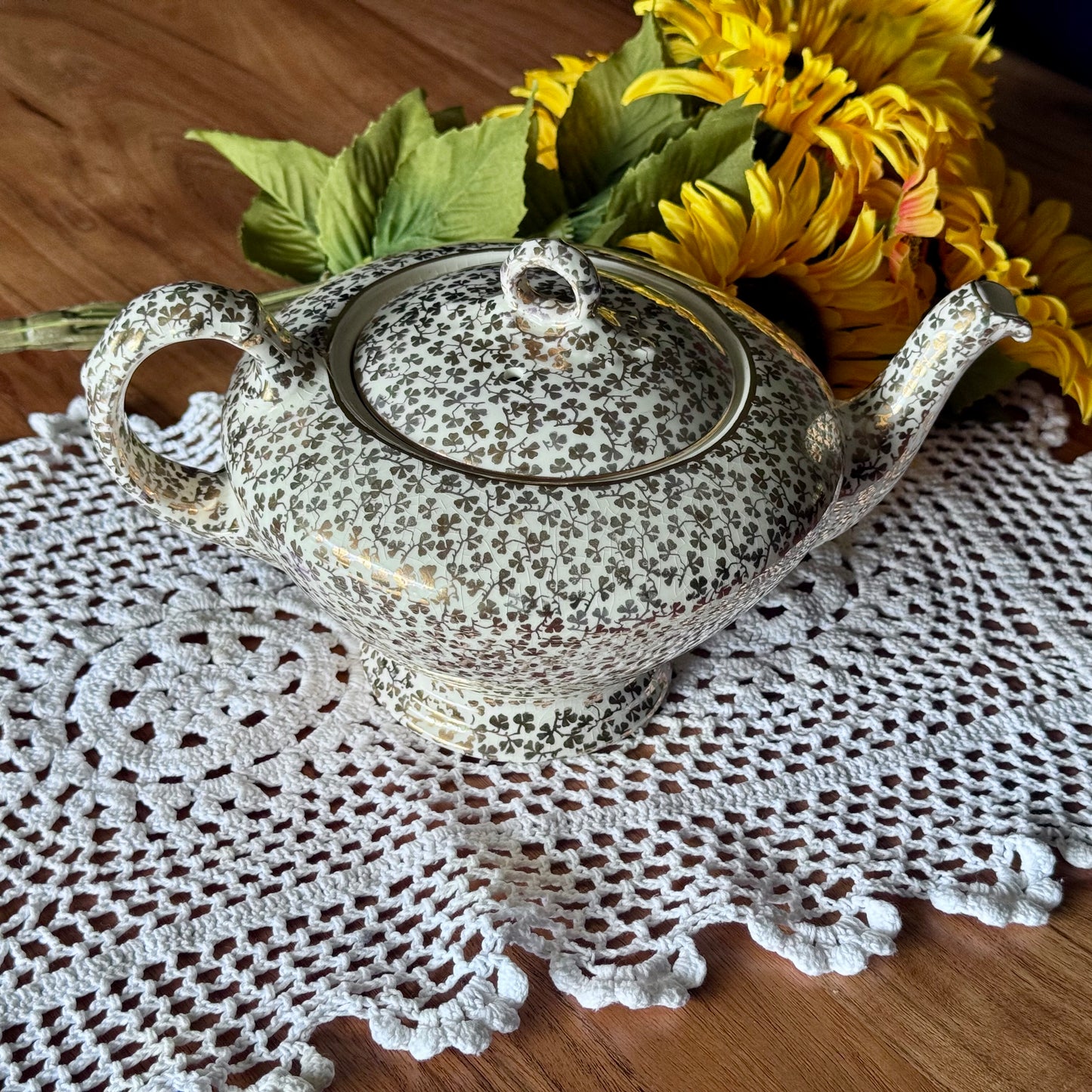 Empire England Gold Clover Teapot