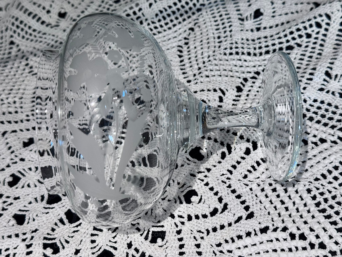 Etched Floral 'Caroline' Lidded Crystal Glass Pedestal Candy Dish