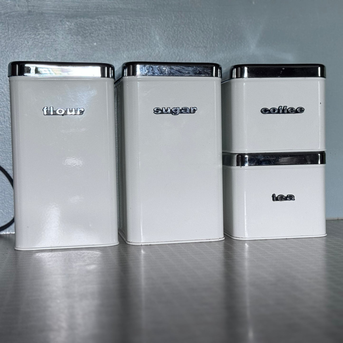The Queen Line White Canister Set