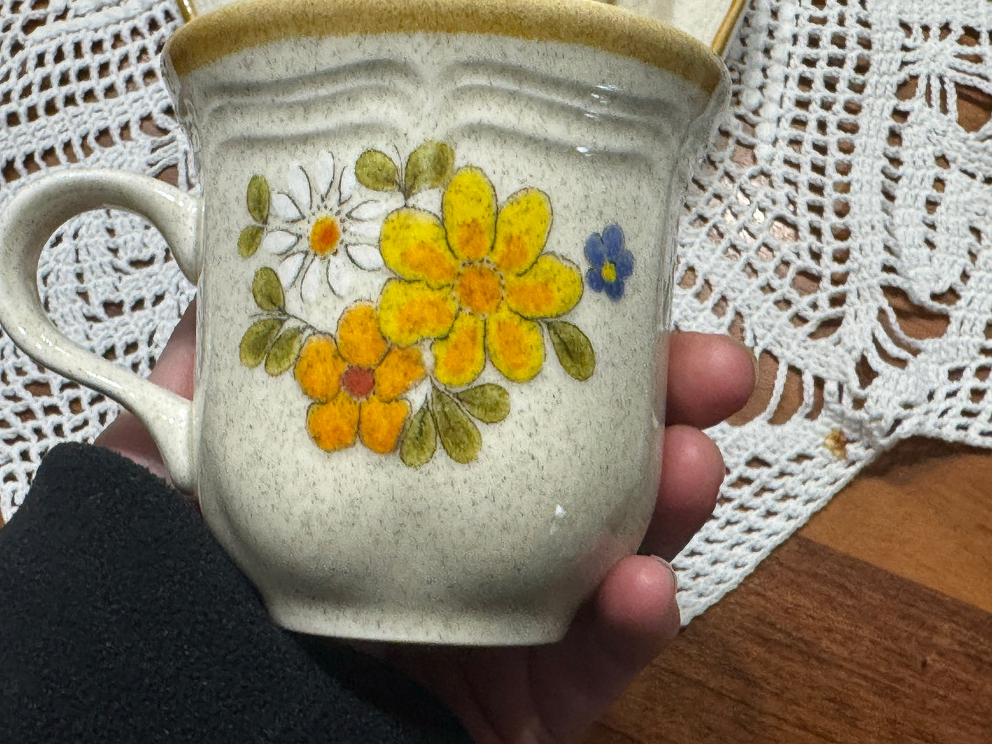 Mikasa 'Garden Club' Cups & Saucers