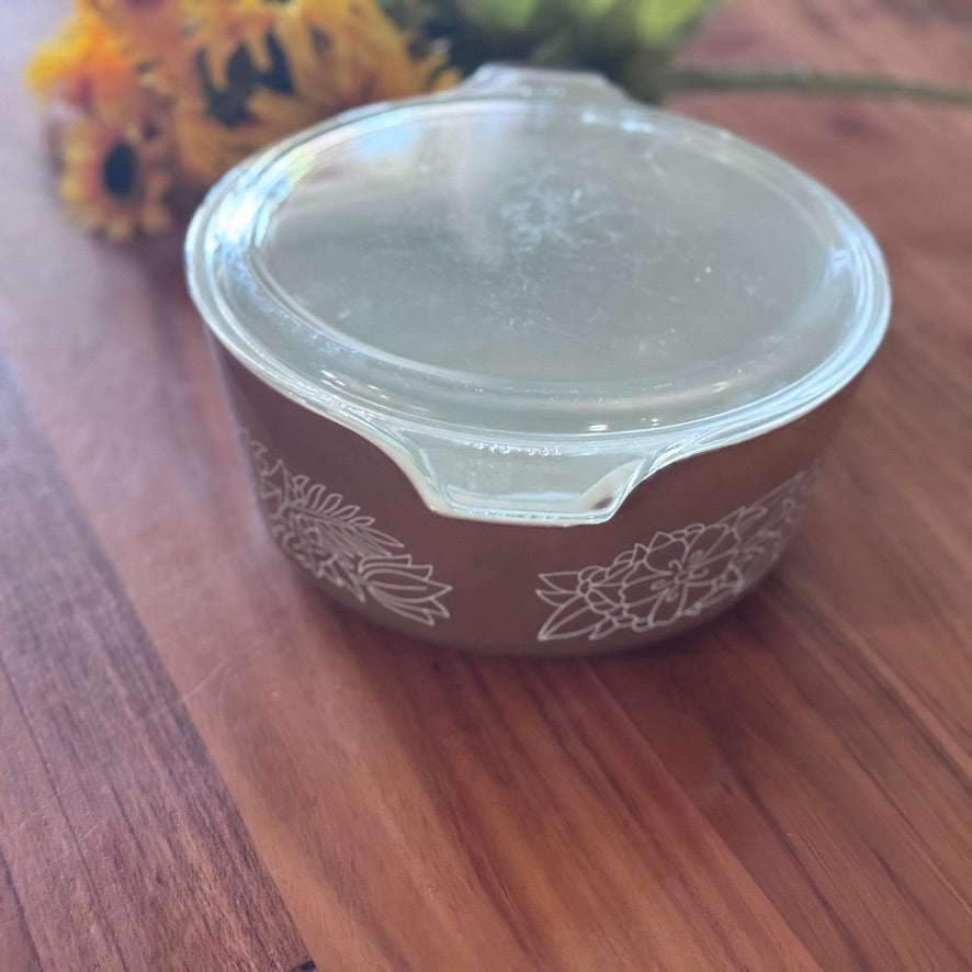 Pyrex 474-B Woodland Casserole Dish