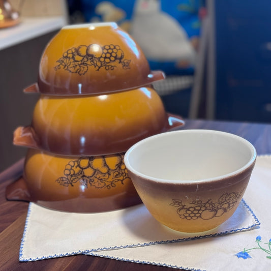PYREX Old Orchard Set