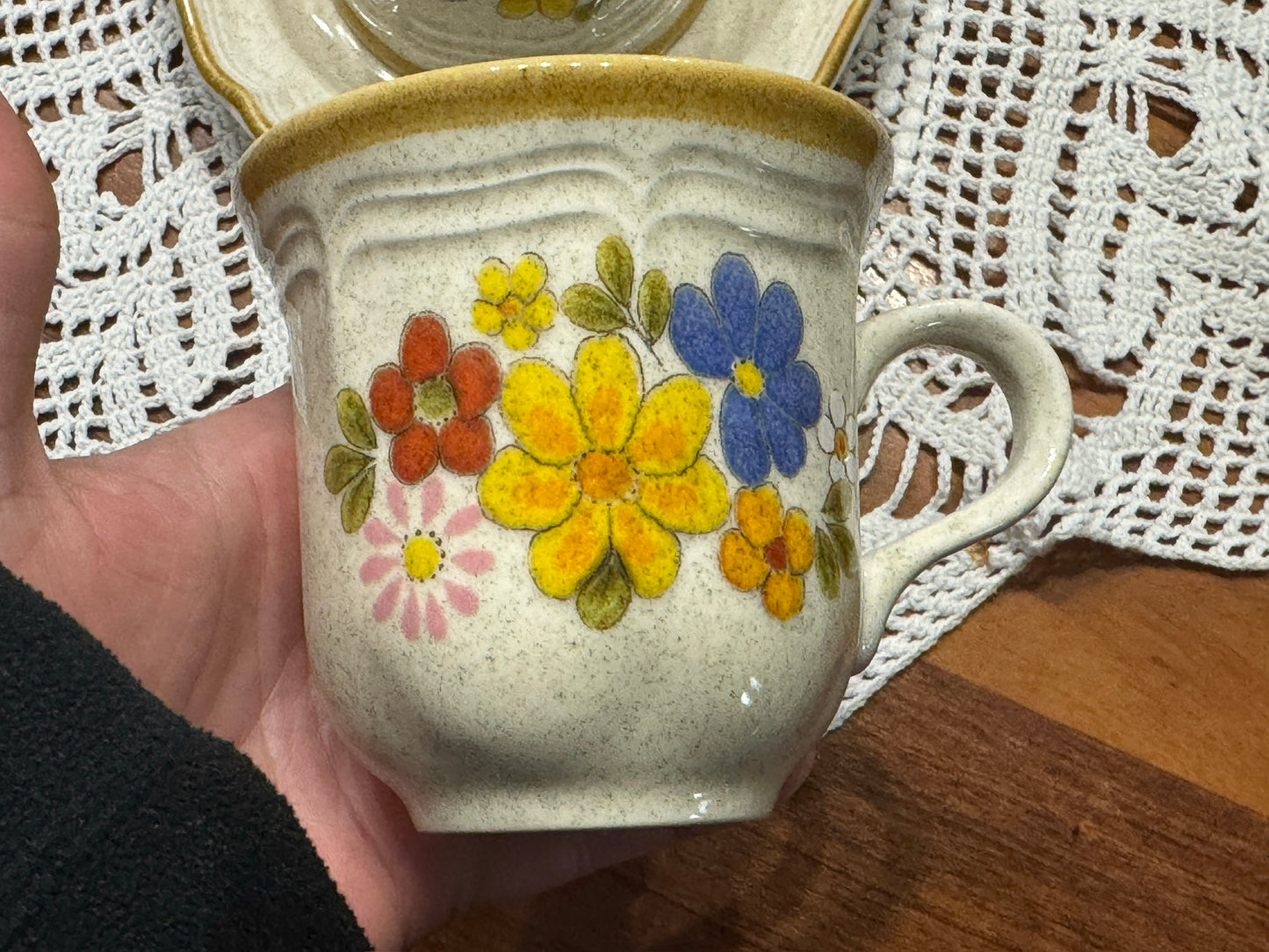 Mikasa 'Garden Club' Cups & Saucers
