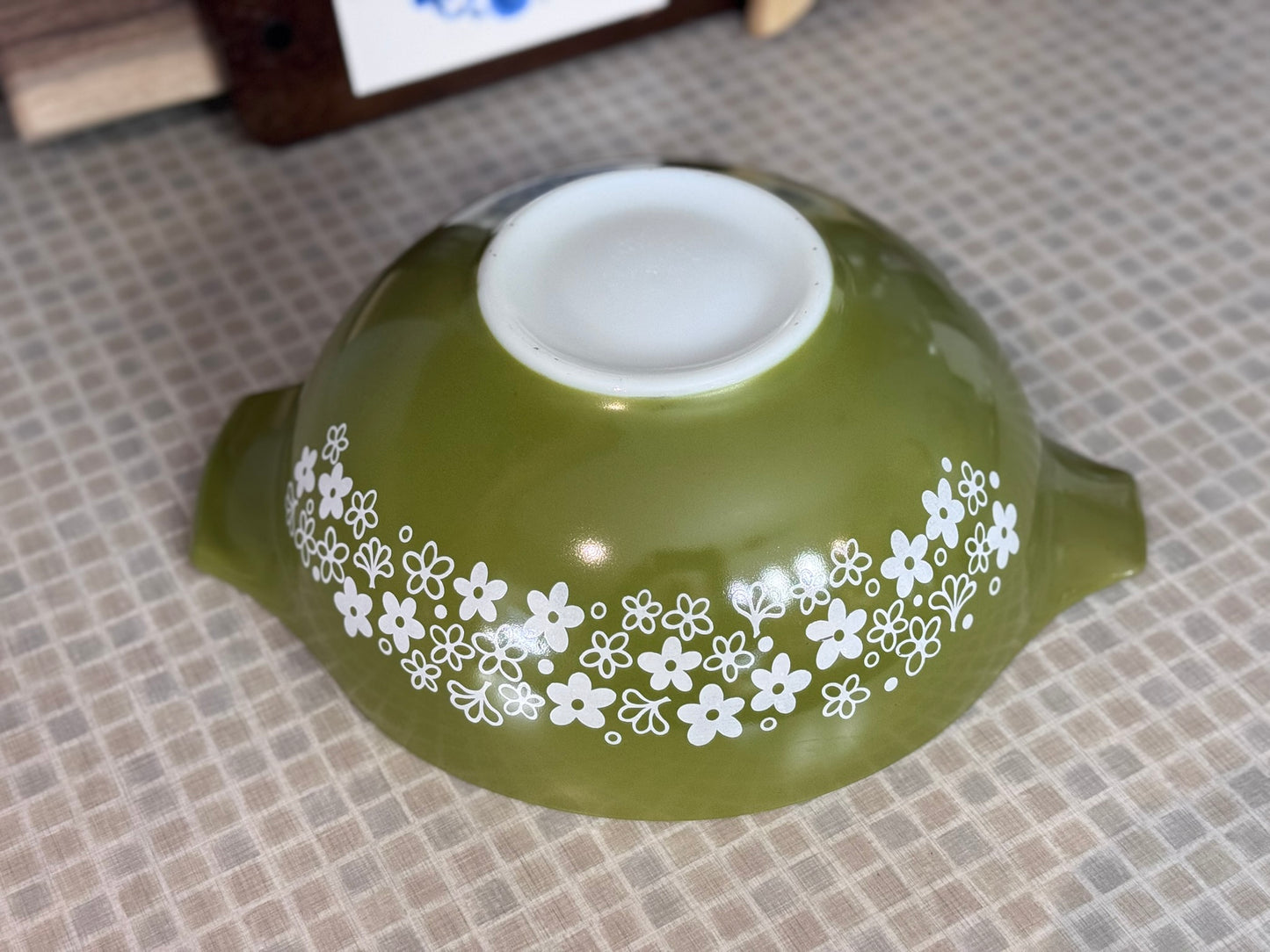 PYREX 'Crazy Daisy or 'Spring Blossom' 4 QT Cinderella Mixing Bowl