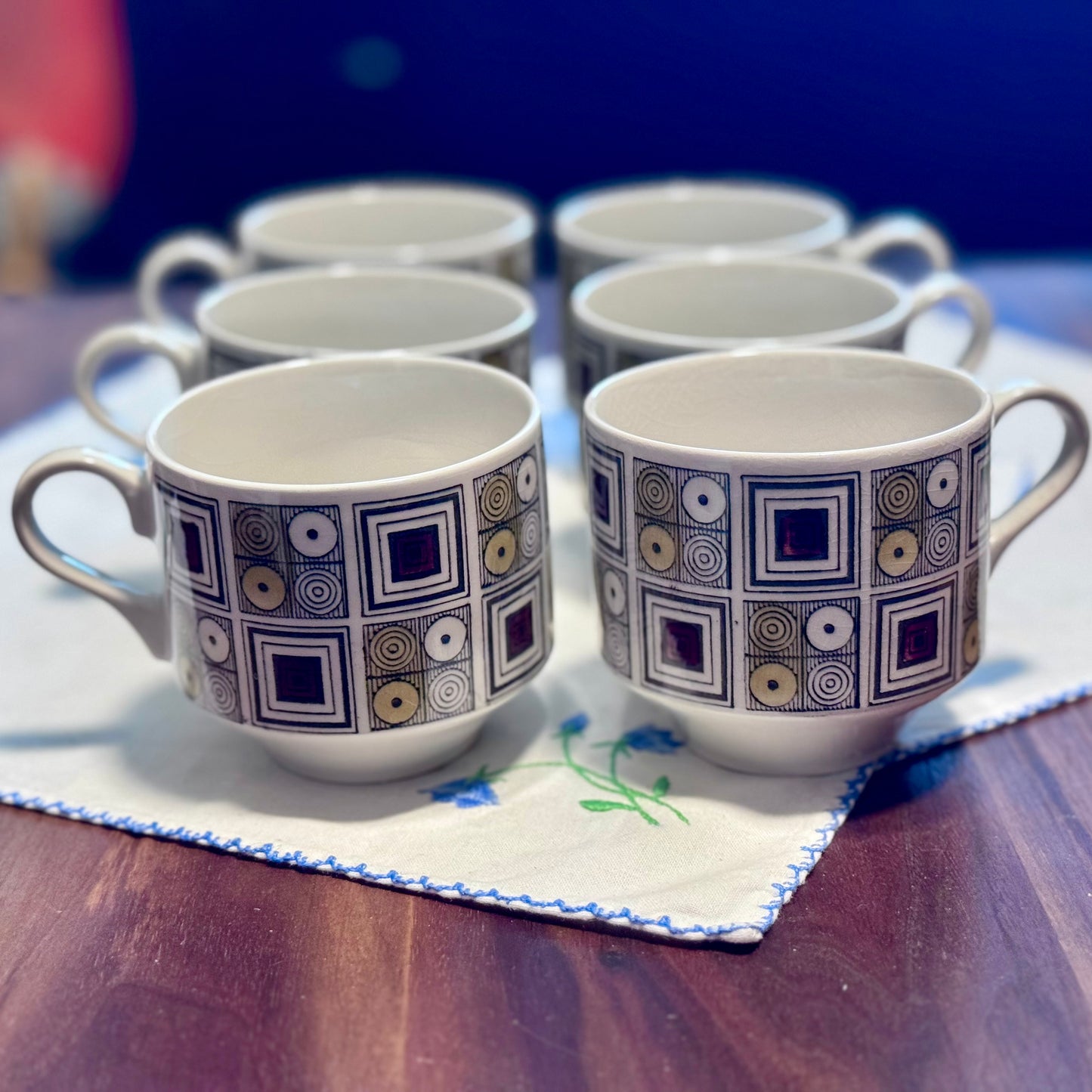 Broadhurst Kathie Winkle 'Rushstone' Mugs