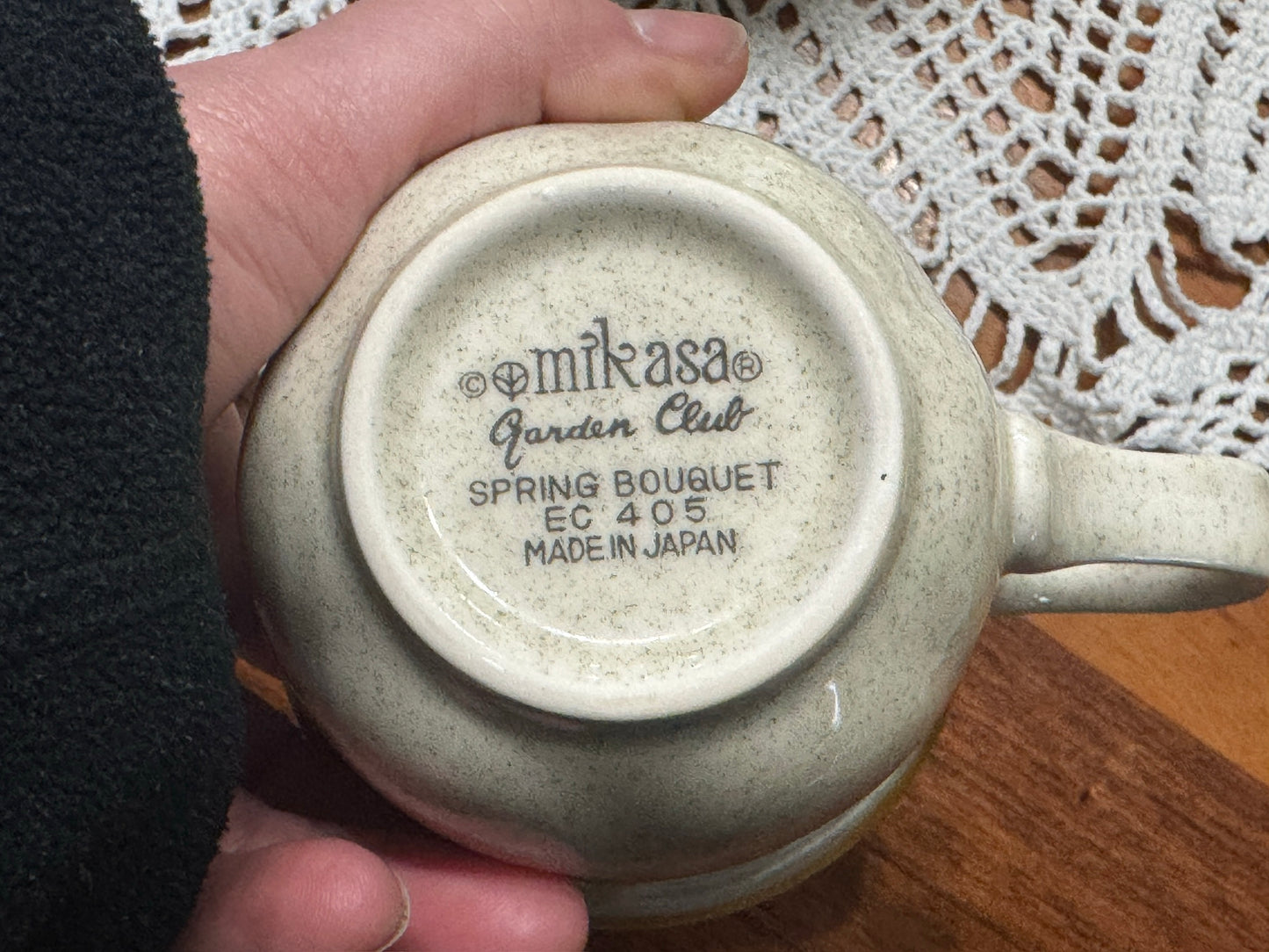Mikasa 'Garden Club' Cups & Saucers
