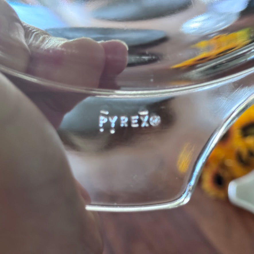 Pyrex 474-B Woodland Casserole Dish
