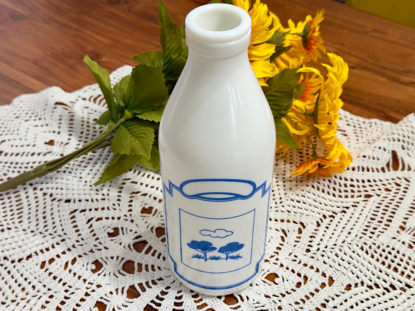 Egizia Milk Glass Blue/White Design Milk Bottle