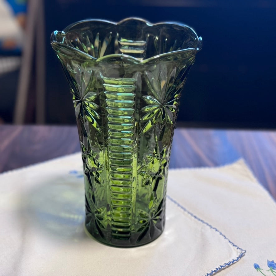 Anchor Hocking Avocado Green Glass Vase