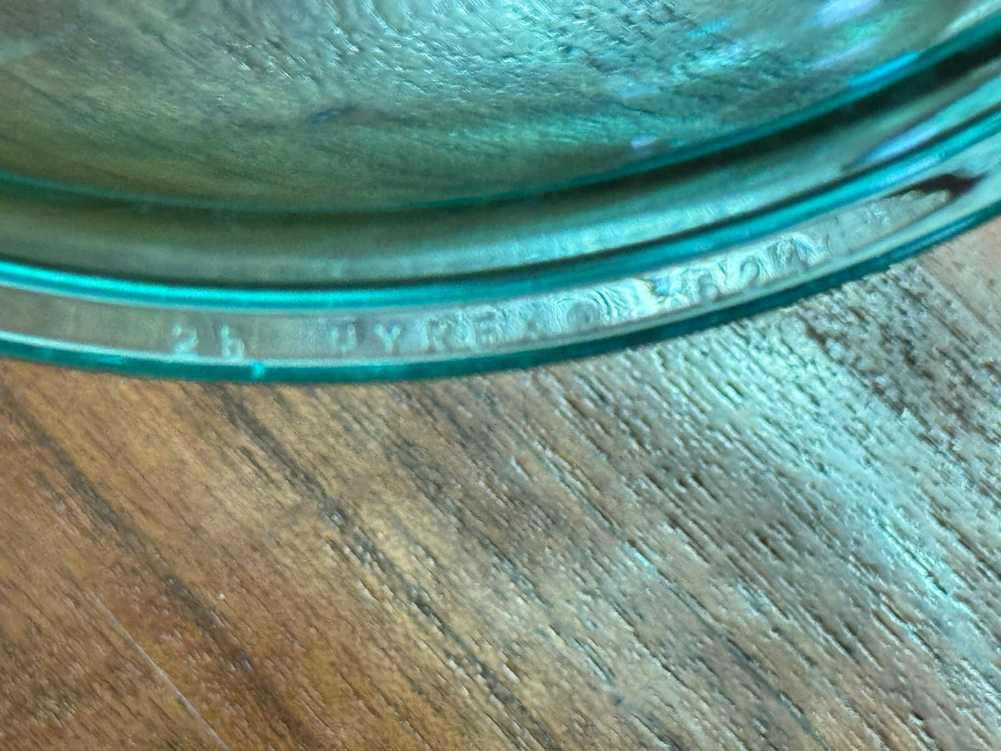 Pyrex Peacock Teal Basketweave 2 QT Lidded Casserole Dish