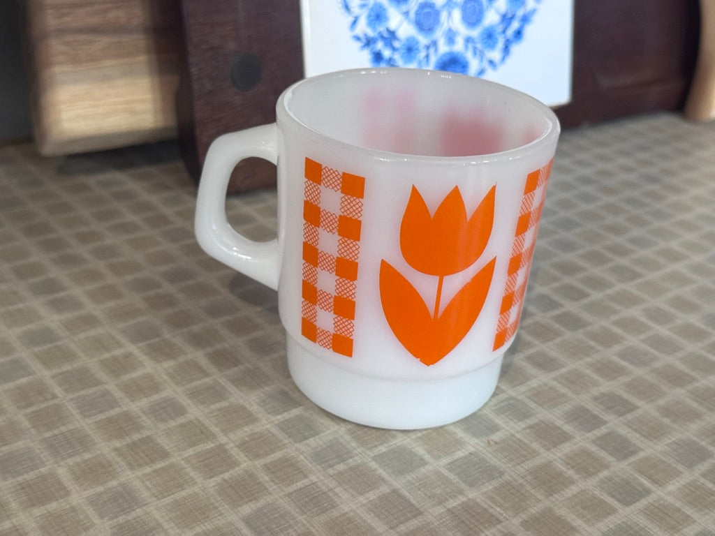 Termocrisa Milk Glass Orange Tulip & Gingham Mug