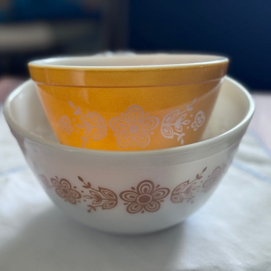 Pyrex Butterfly Gold Mixing/Nesting Bowls