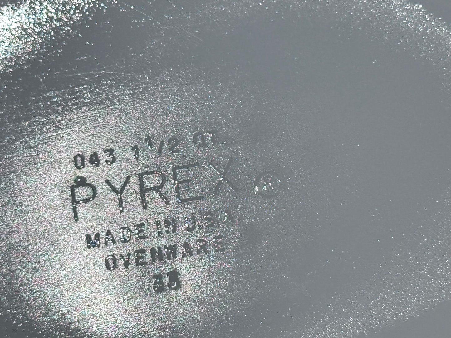 PYREX 1 1/2 QT 'Butterfly Gold' Oval Casserole Dish